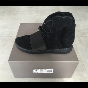 | YEEZY 750 BOOST Triple Black |